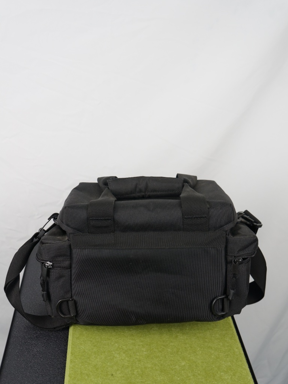 Canon Camera Bag for SLR/DSLR and Lenses - Picture 5 of 5